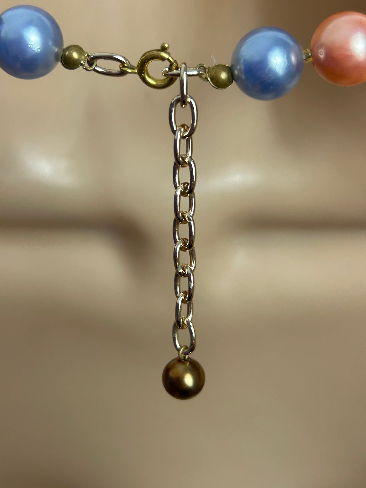 Vintage 1960s Multicoloured Faux Pearl Plastic Bead Choker Necklace