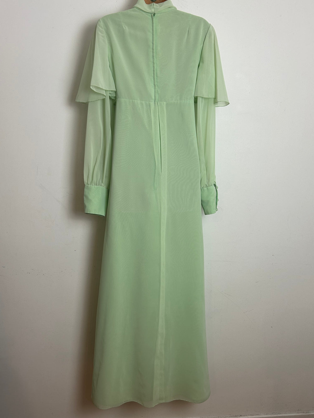 Vintage 1970s PETER ELLIS Size 10 Pale Apple Green Chiffon Double Layer Long Sleeve Occasion Maxi Dress