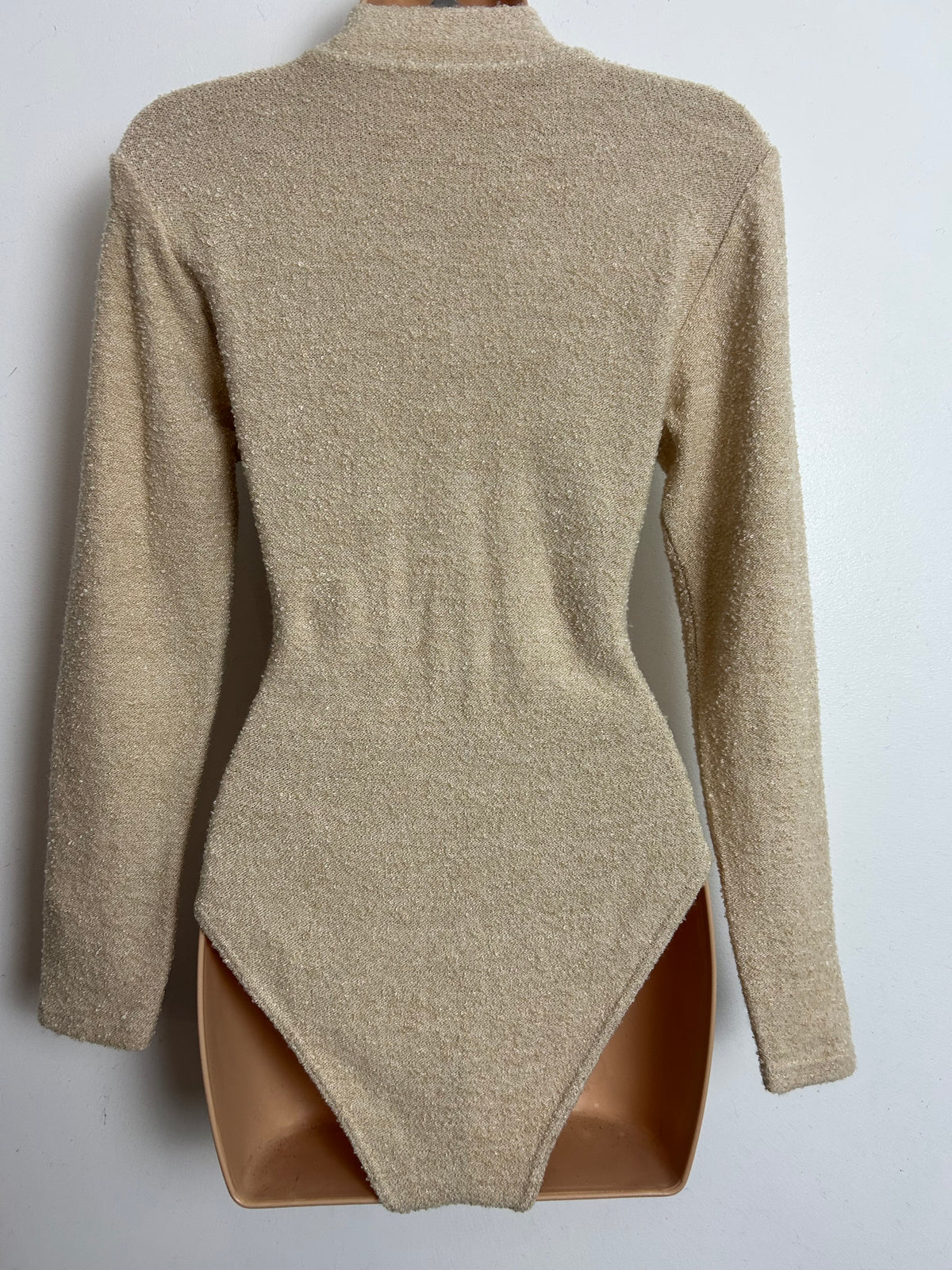 Vintage 1980s 1990s Size 10-12 Beige Soft Textured Long Sleeve Bodysuit
