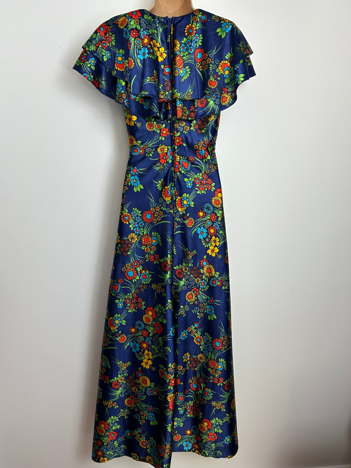 Vintage 1970s 8-10 Dark Blue Yellow Red & Green Floral Print Flutter Sleeve Boho Maxi Dress