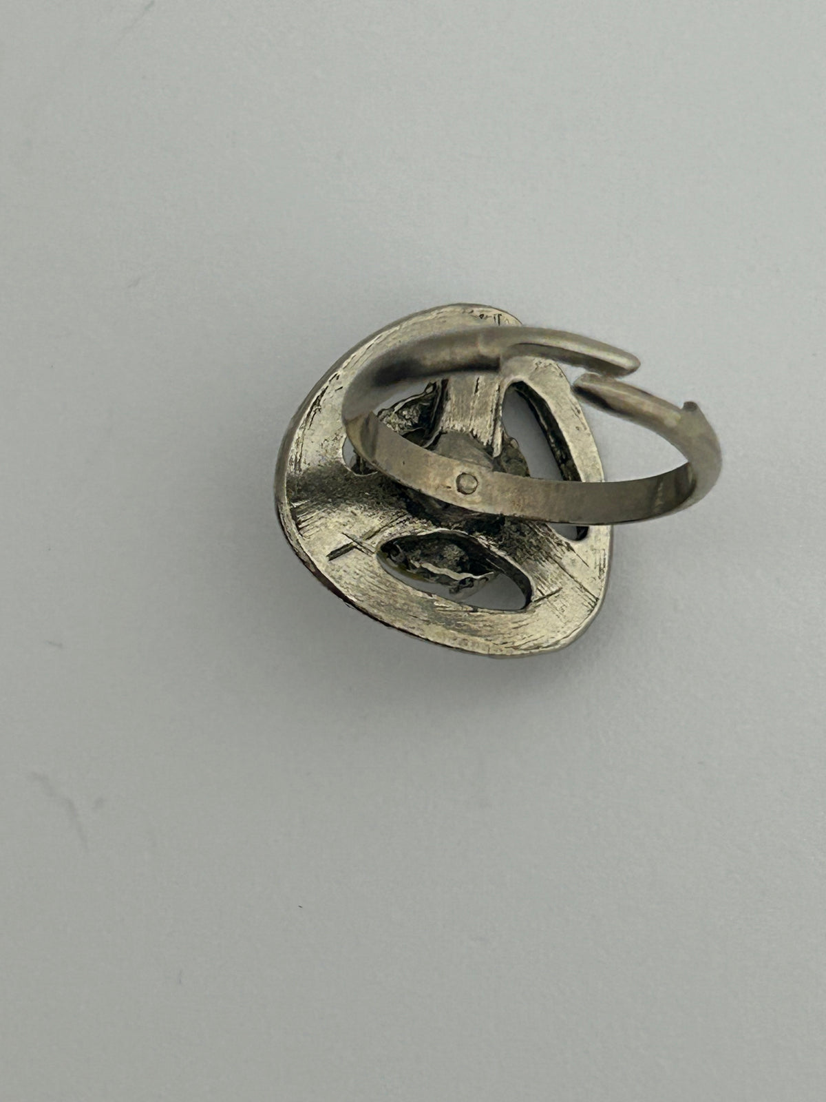 Vintage Silver Tone Base Metal & Green Stone Set Scottish Celtic Style Adjustable Ring Size Q