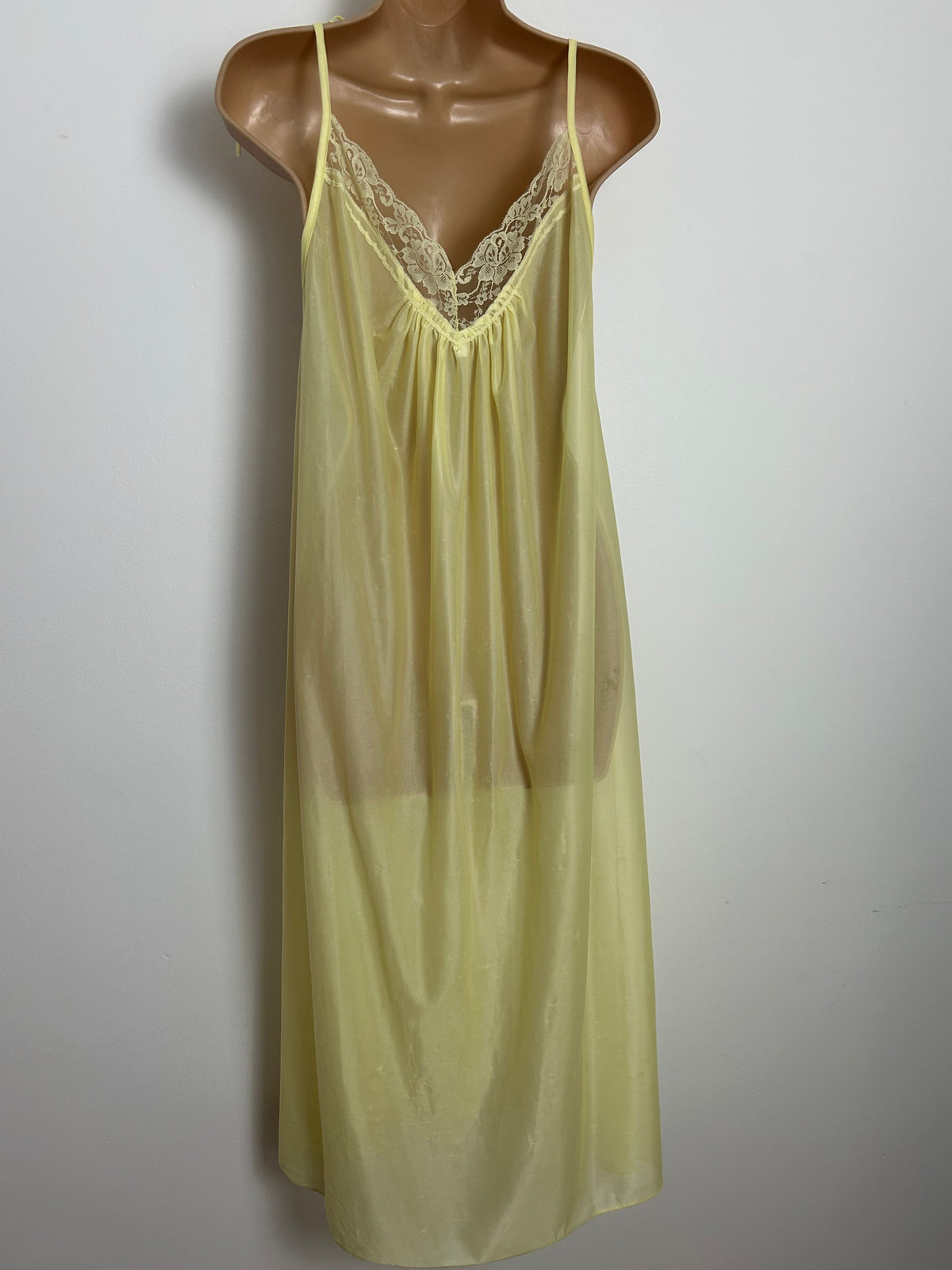 Vintage 1970s Size 8-10 Lemon Nylon Lace Trim Tie Shoulder Nightdress (Reduced Due To Issues)