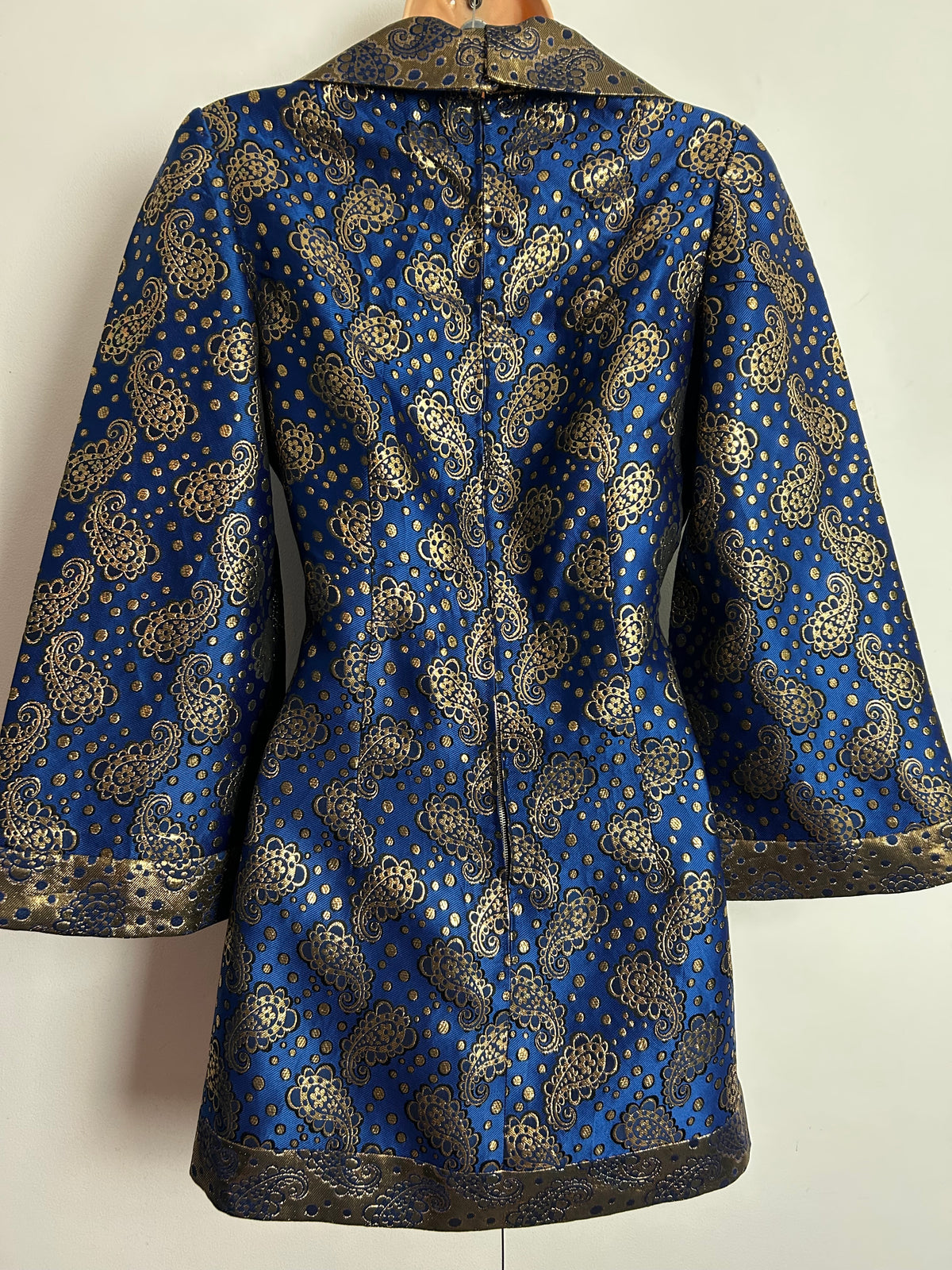 Vintage 1960s UK Size 8 Dark Blue & Gold Lurex Jacquard Paisley Dagger Collar Mini Party Dress