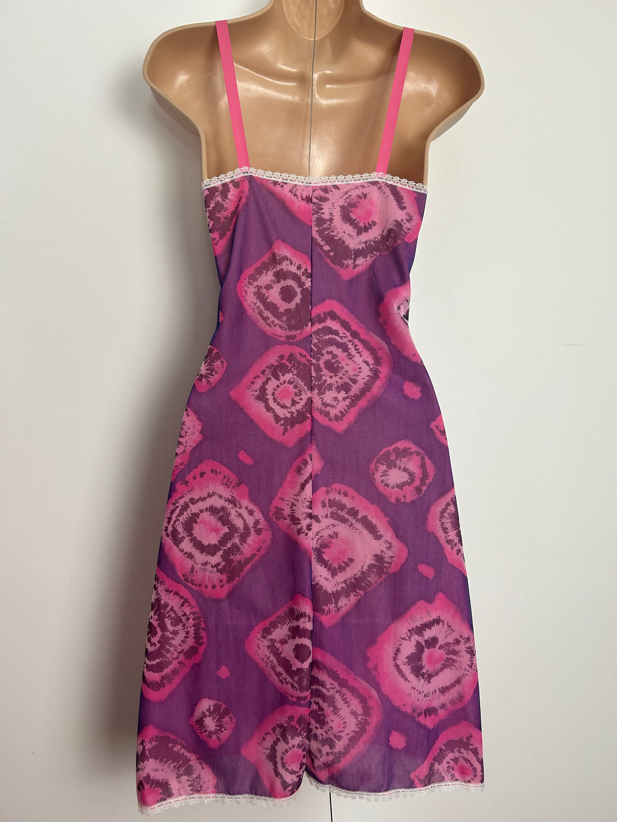 Vintage 1970 Size 8 Purple & Pink Abstract Print Lace Trim Strappy Slip Style Nylon Nightie