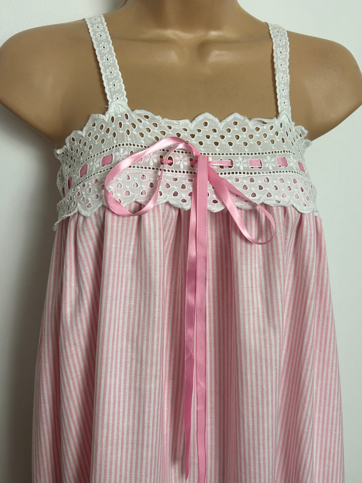 Vintage 1970s Size 6 Pink & White Stripe Broderie Anglais Cotton Nightie