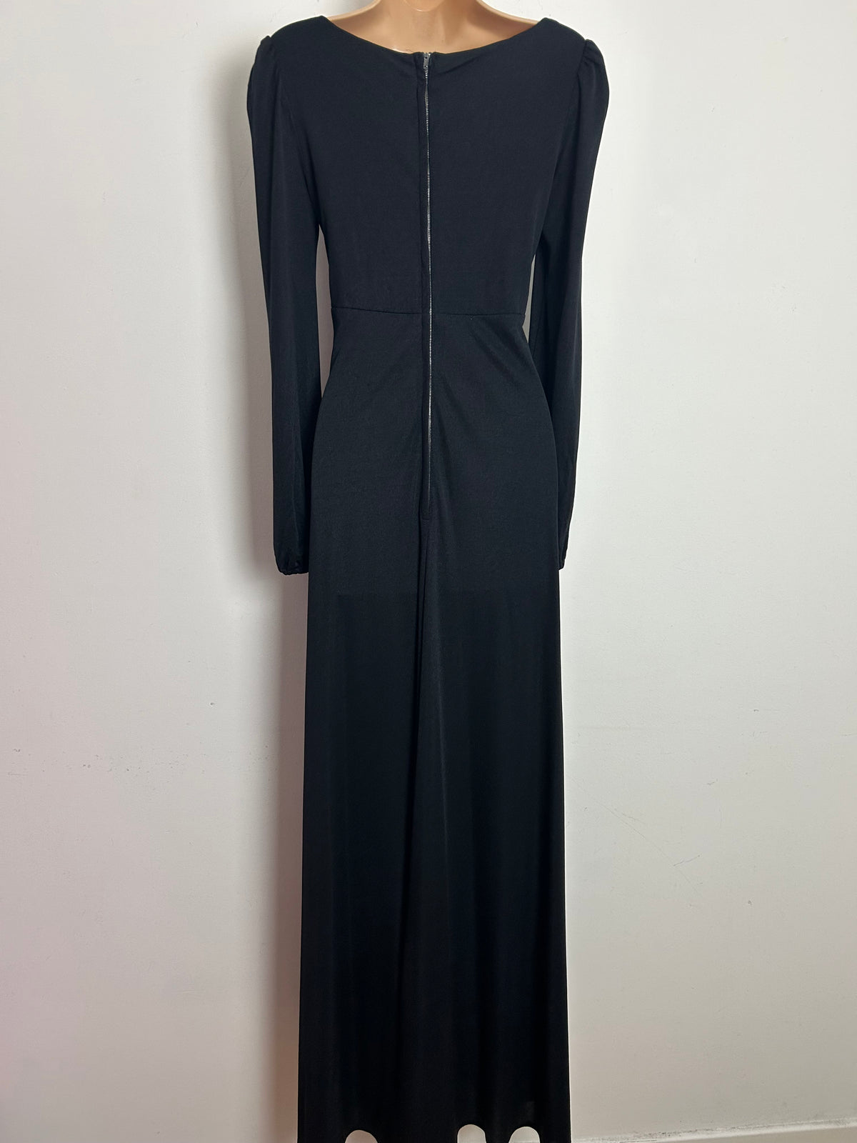 Vintage 1970s ZANIE Size 10-12 Black Sweetheart Neckline Long Sleeve Maxi Dress