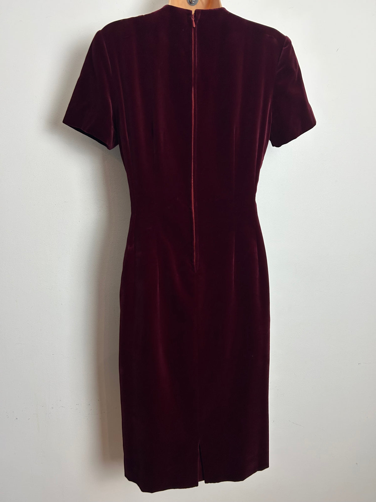 Vintage 1960s Size 8-10 Burgundy Velvet Bow Detail Fitted Christmas Day Dress