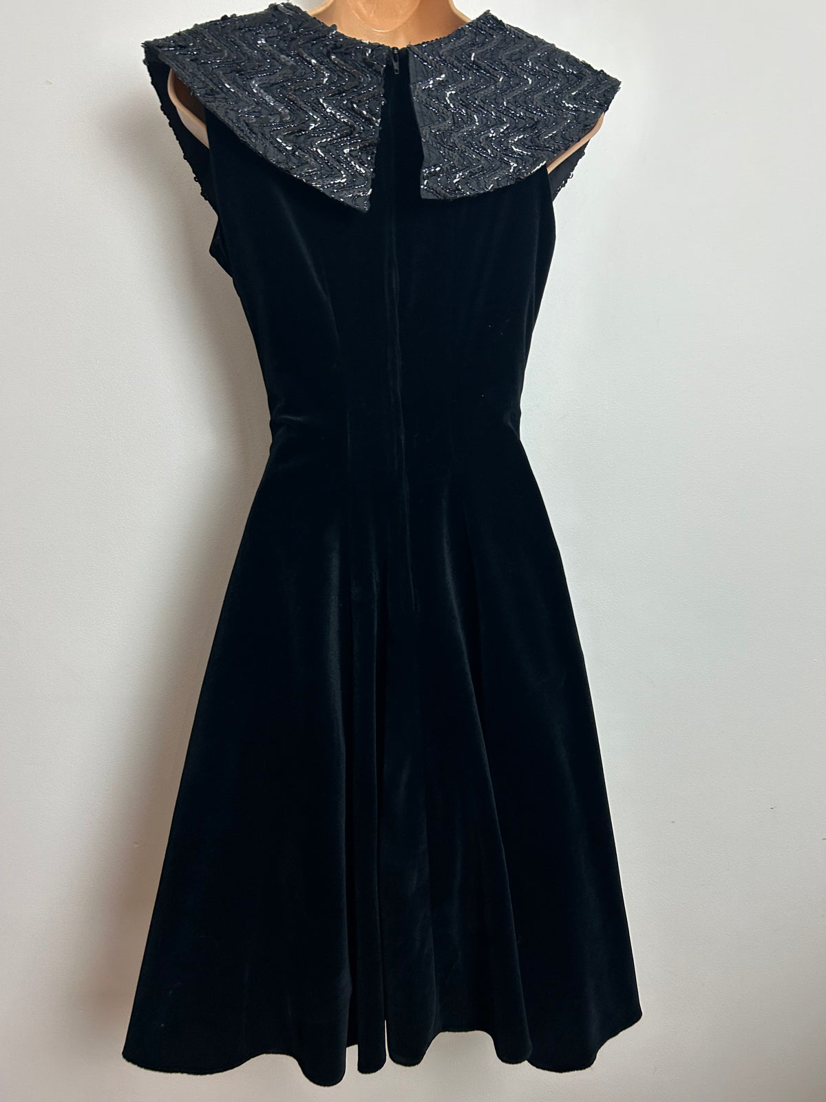Vintage 1980s Size 10 Black Velvet Sequin & Bead Embellished Shawl Collar Part Prom Evening Dress
