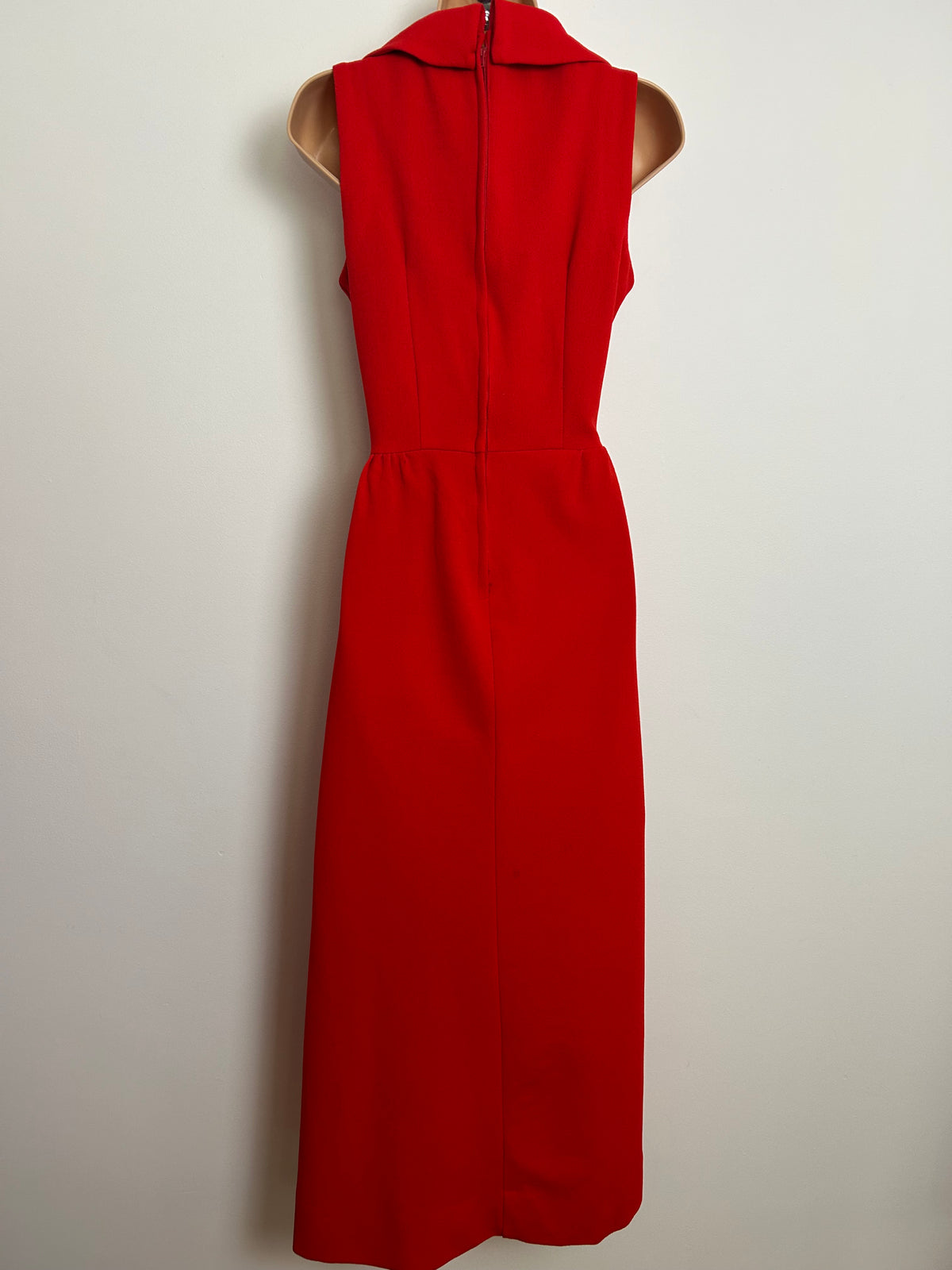 Vintage 1970s Size 8 Red Double Lapel Dagger Collar Sleeveless Maxi Dress