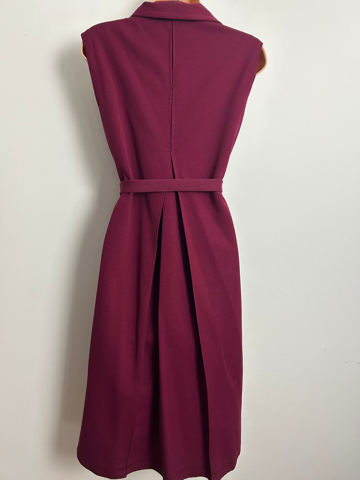 Vintage 1970s Size 14-16 Maroon Sleeveless Belted Pleated Mod Day Dress