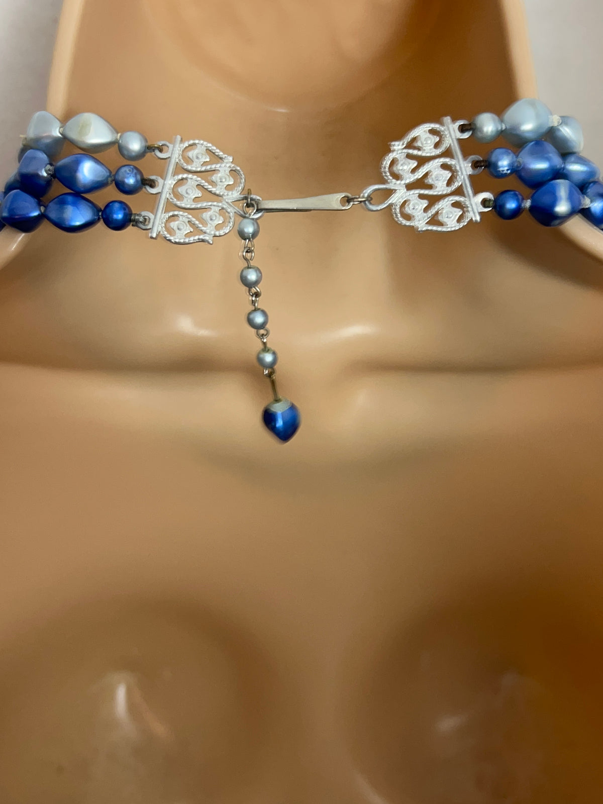 Vintage 1960s Blue Tones Plastic Bead Triple Strand Beaded Choker Necklace