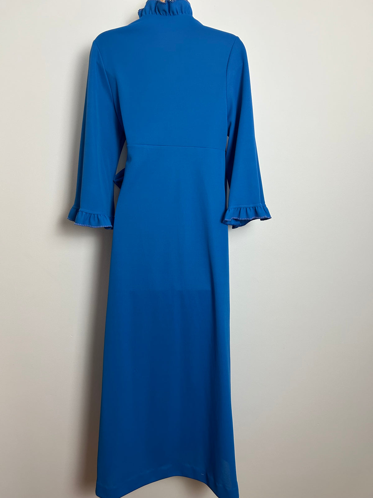 Vintage 1970s Size 10 Blue Ruffle Trim Full Wrap Style Maxi Length House Coat/Dressing Gown