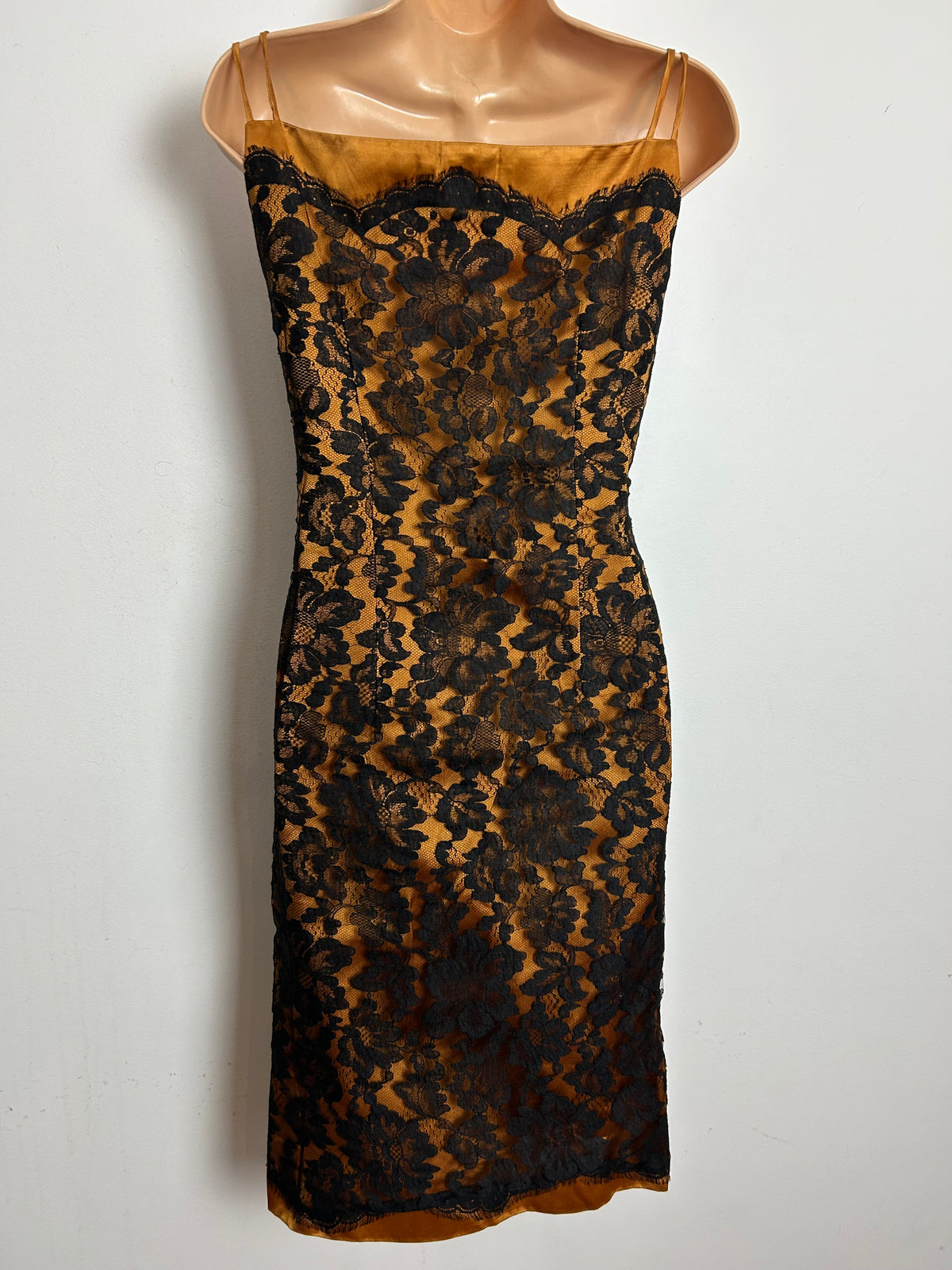 Vintage 1960s Size 6 Black & Dark Orangey Gold Lace Double Strap Fitted Wiggle Cocktail Party Dress