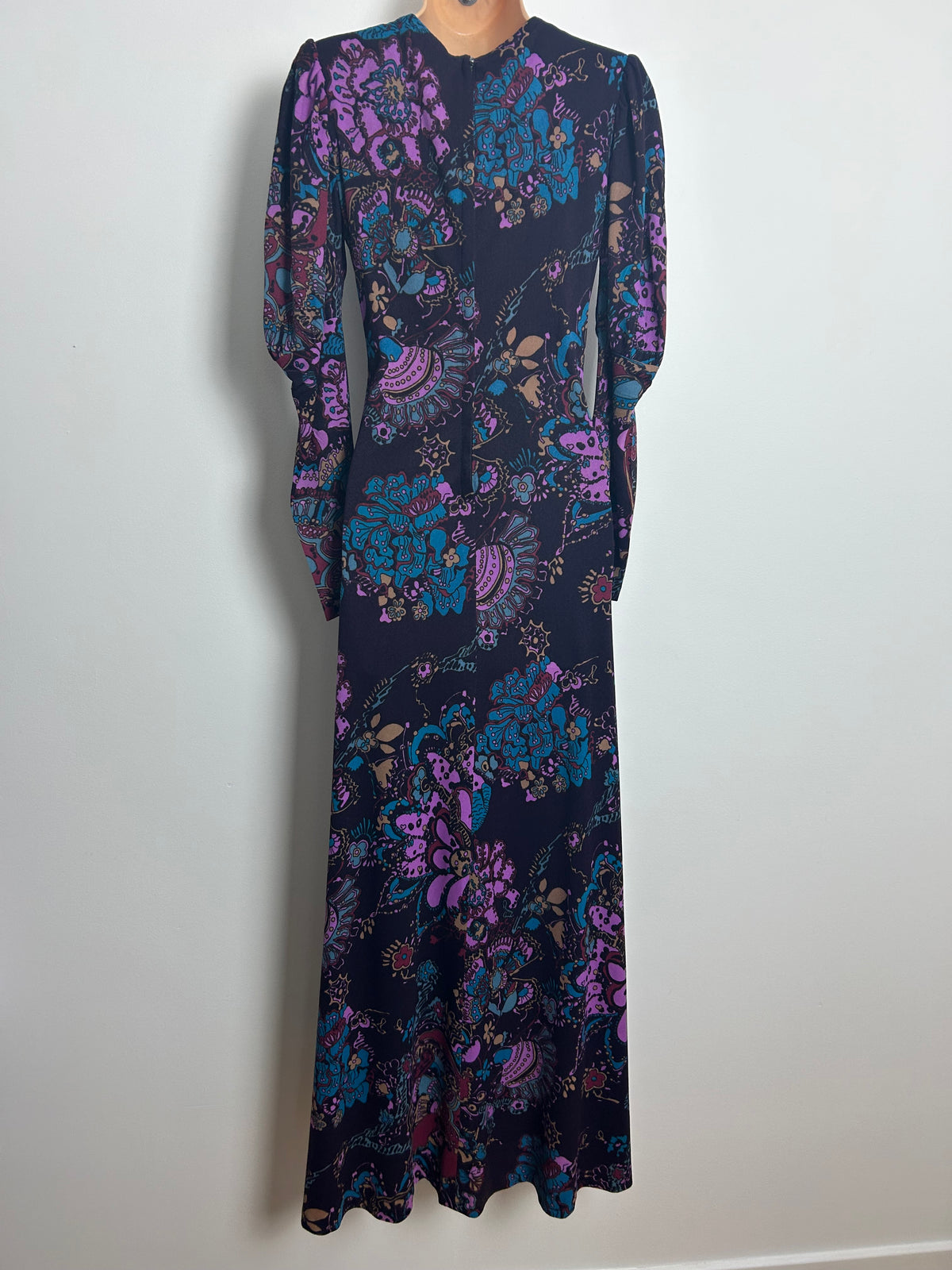 Vintage 1970s Size 10 Black-Purple Pink & Beige Abstract Print Juliet Sleeve Maxi Dress