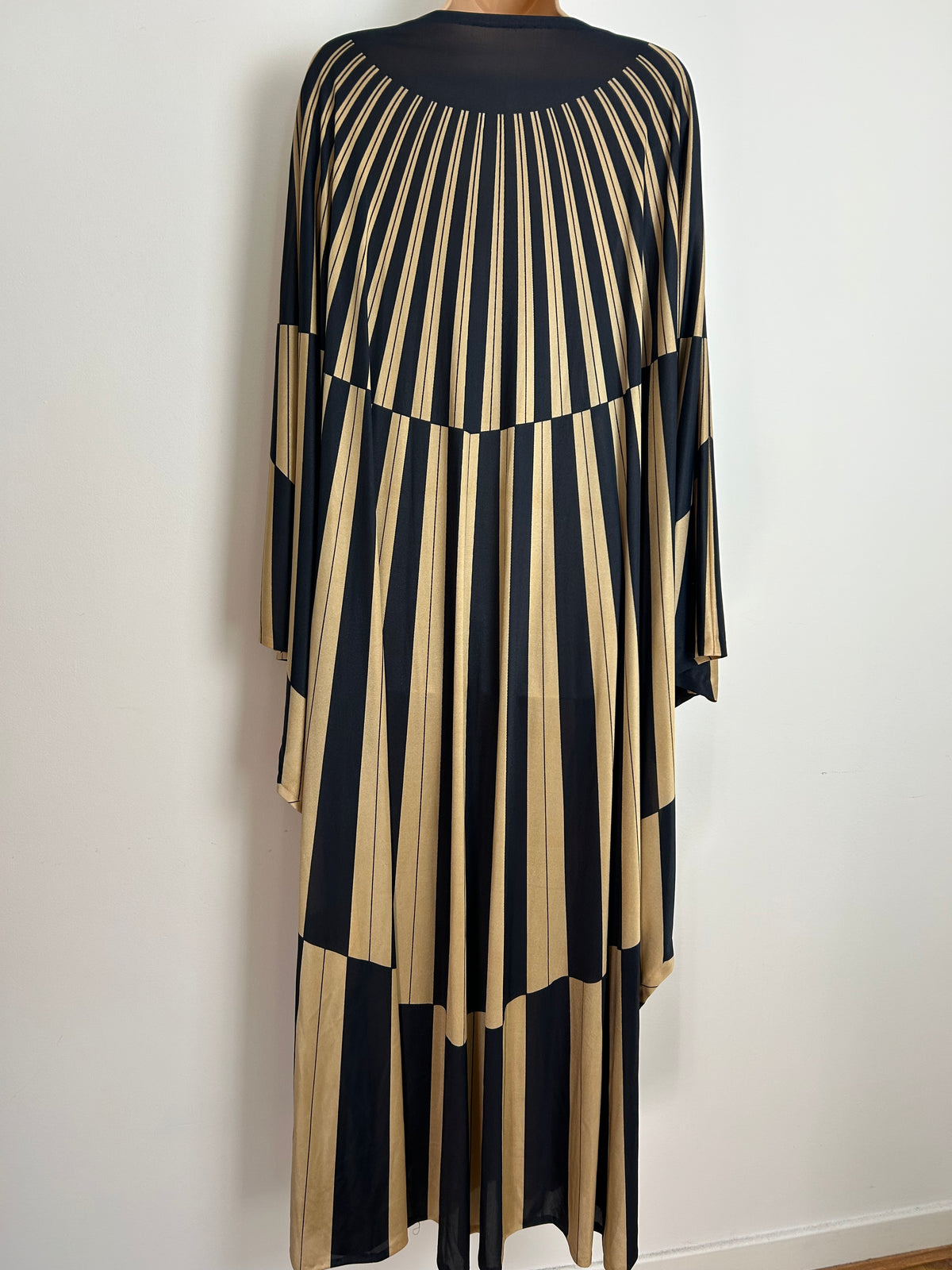 Vintage 1970s AMAZING One Size Black & Gold Stripe Print Very Wide Sleeve Occasion Evening Kaftan Maxi Dress