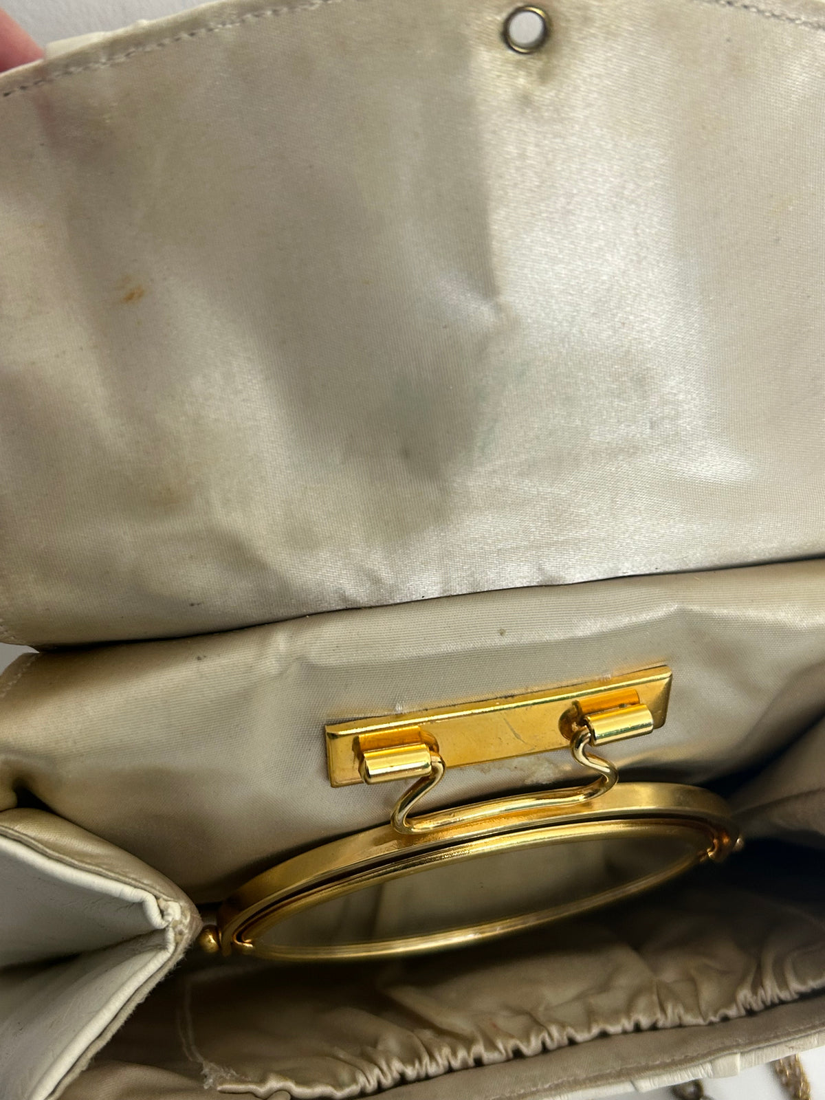 Vintage RARE 1950s Ivory Leather Beautiful Shape Handbag With Chain Strap & Hinged Mirror