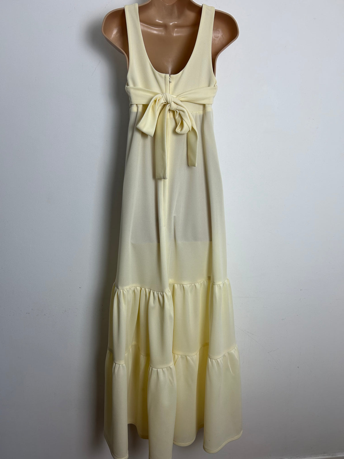 Vintage 1970s Size 8 Cream Sleeveless Tie Back Prairie Boho Festival Maxi Dress