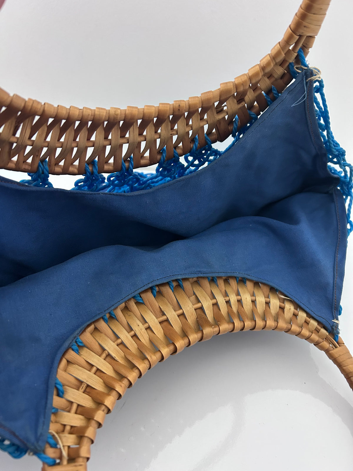 Vintage 1960s Blue Plastic String Woven Macrame Style Wooden Handle Shopping Bag