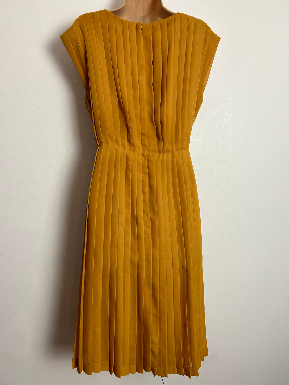 Vintage Late 1950s/Early 1960s UK Size 12 Mustard Yellow Pleated Sleeveless Dress