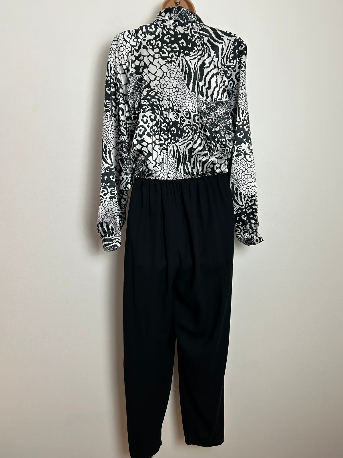 Vintage 1980s Size 12 Black & Silver Animal/Leopard Print Long Sleeve Pleated Evening Jumpsuit