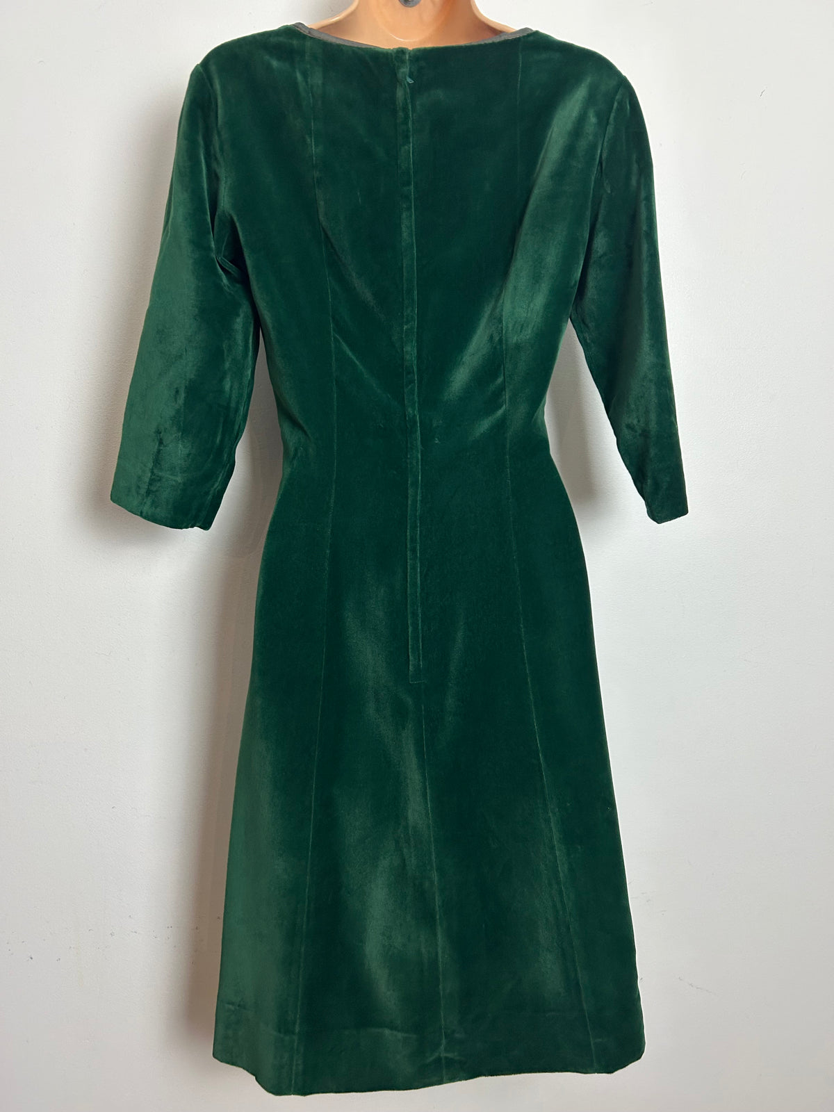 Vintage 1960s EMMAR Size 8 Bottle Green Velvet Wiggle Xmas Dress
