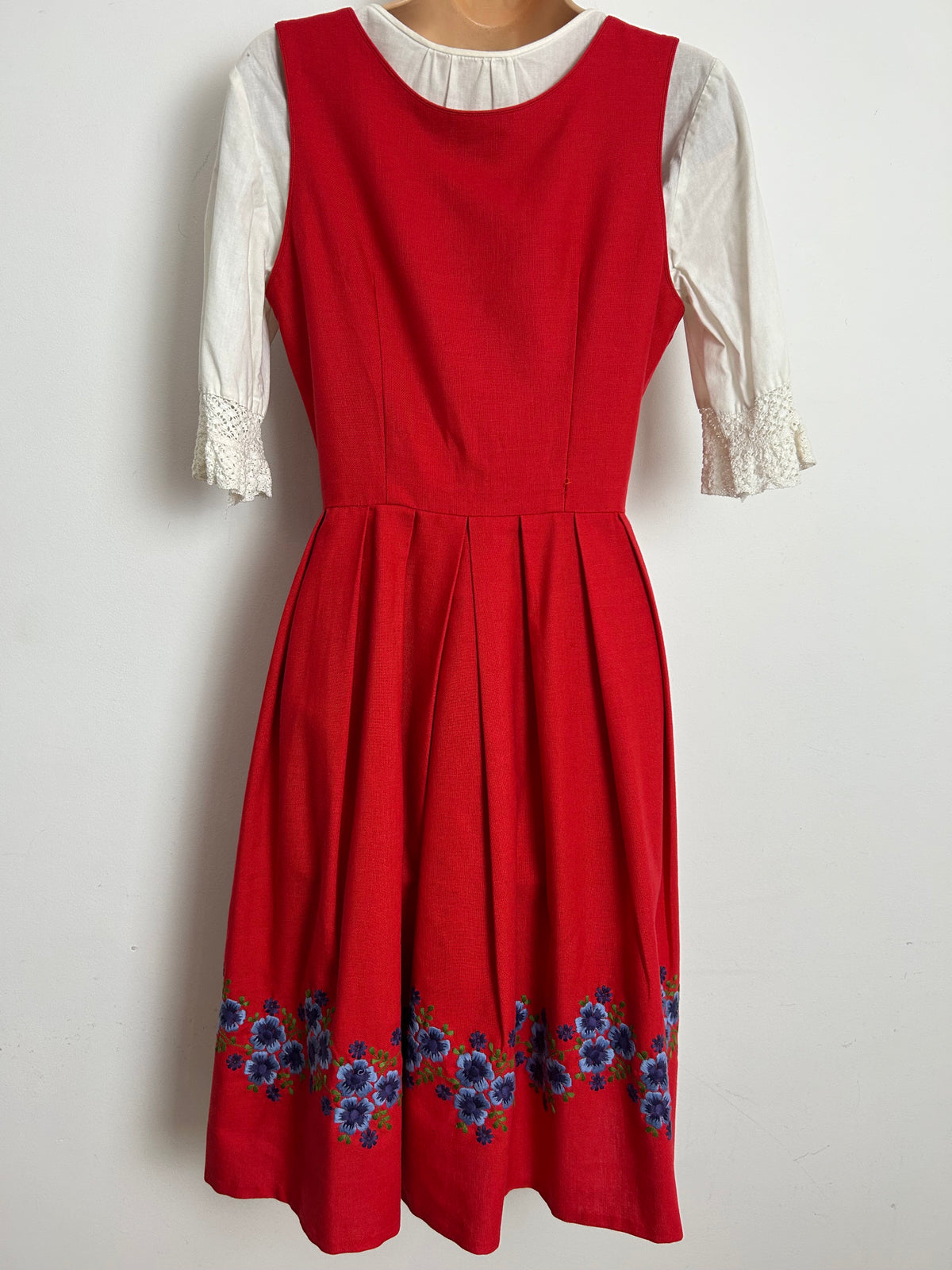 Vintage HELLER SALZBURGER TRACHTEN Size 10 Red Cotton Edelweiss Embroidered Traditional Folk Dirndl Dress