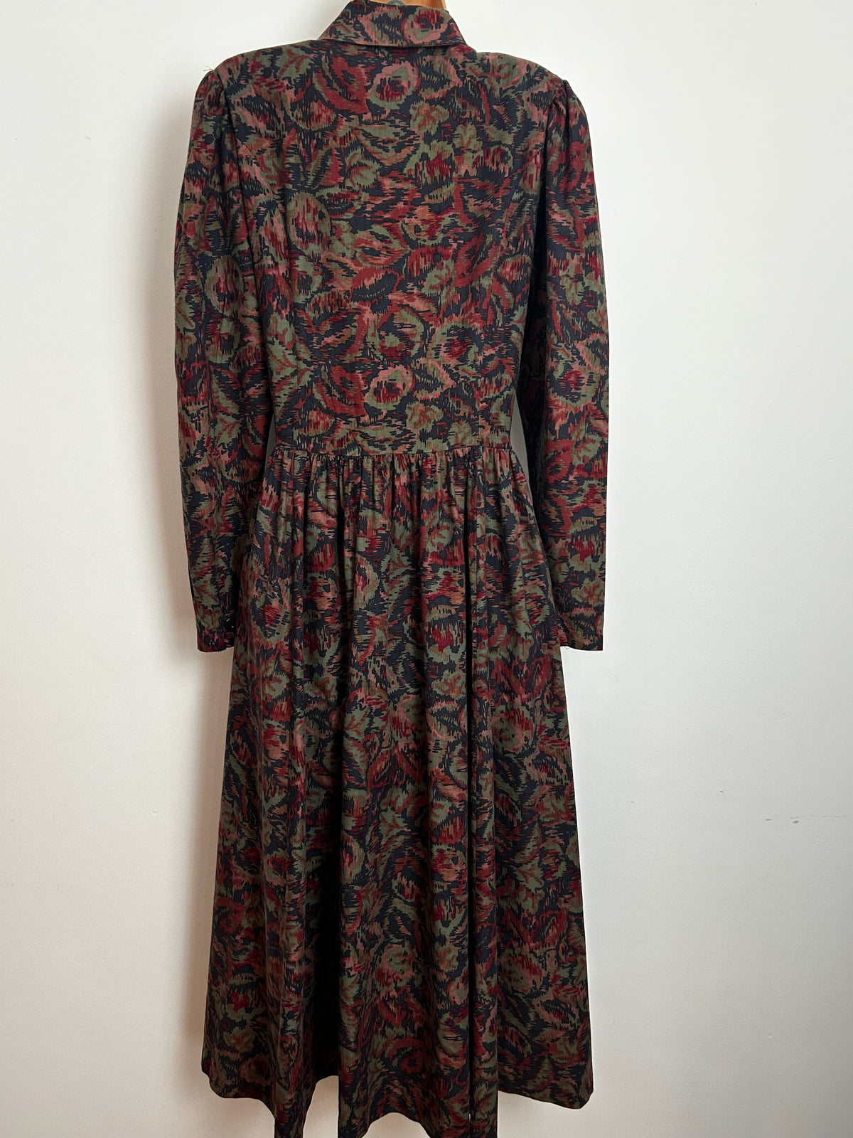 Vintage 1980 LAURA ASHLEY (Rep Of Ireland) Size 12 Dark Blue Green & Red Abstract Print Cotton Midi Dress