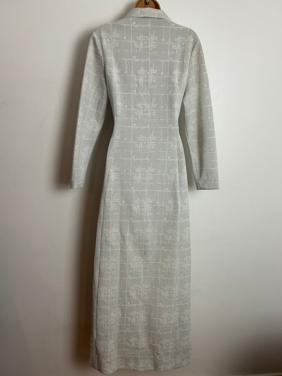 Vintage 1970s LEROSE UK Size 10 White & Metallic Silver Abstract Check Pattern Long Sleeve Occasion Maxi Dress