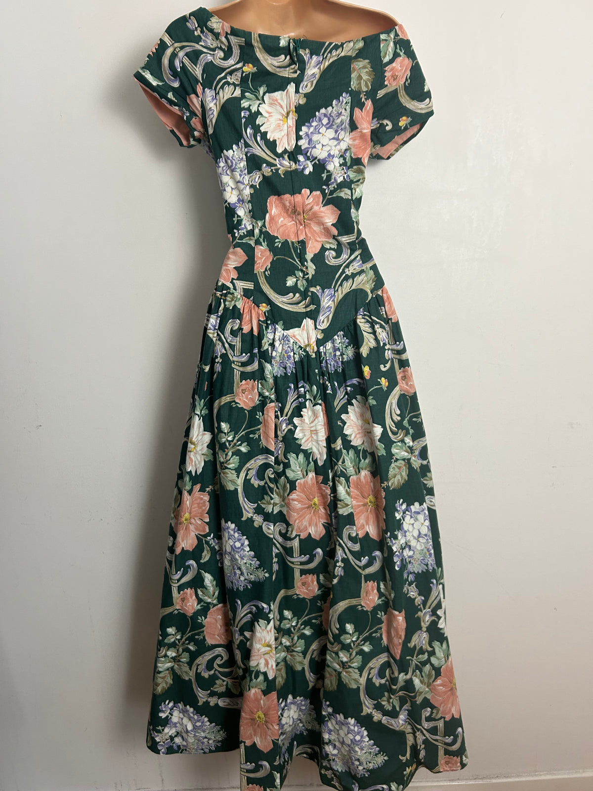 American Vintage 1980s LORALIE Size 8-10 Dark Green Coral & Violet Floral Print Cotton Dipped Hem Occasion Dress