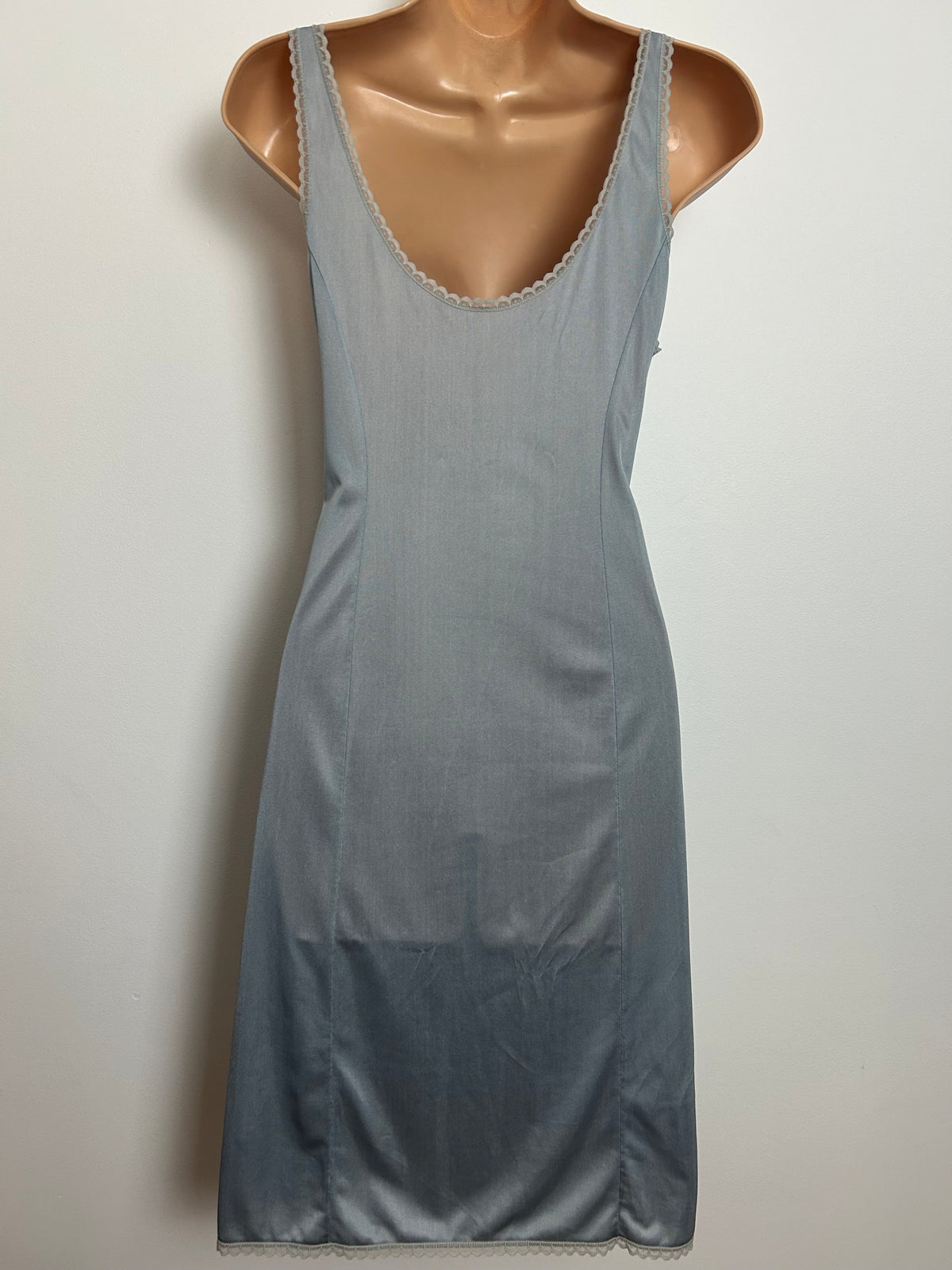 Vintage 1970s TRIUMPH INTERNATIONAL Size 8 Blueish Grey Lace Trim "Jasmin" Slip