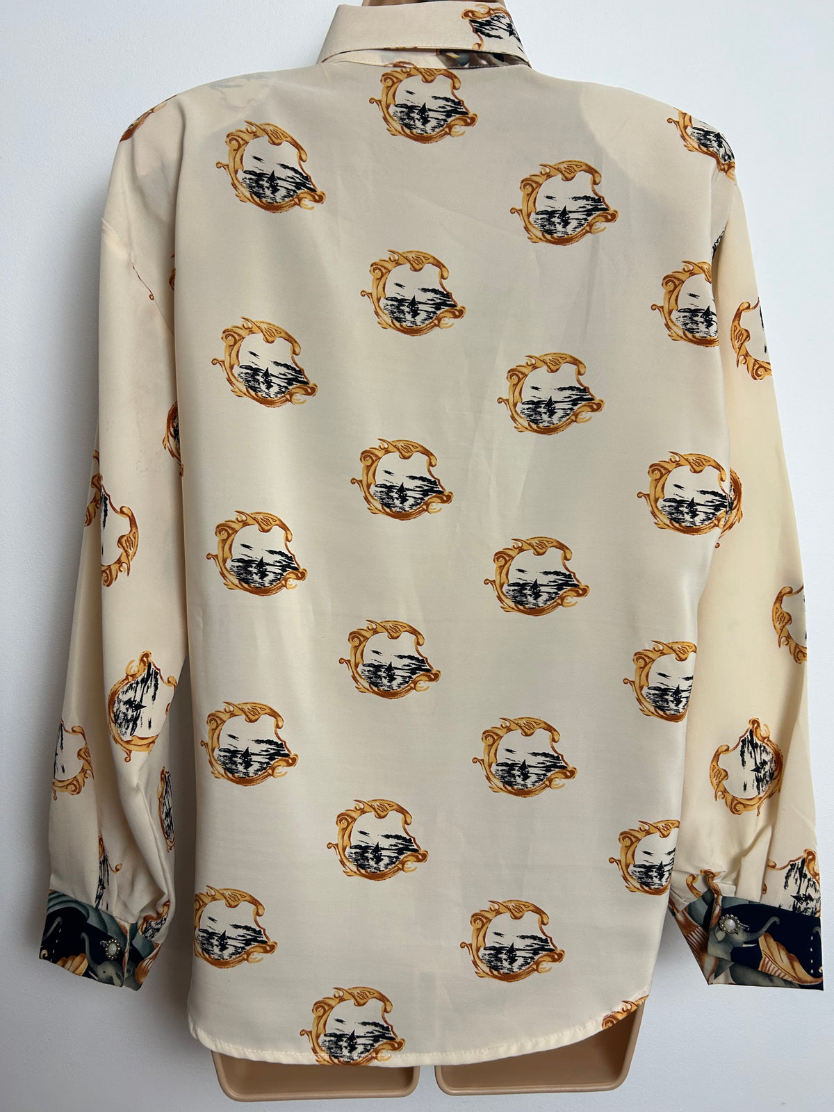 Vintage 1980s Size 14-16 Cream Elephants Mermaids & Yacht Novelty Print Long Sleeve Shirt