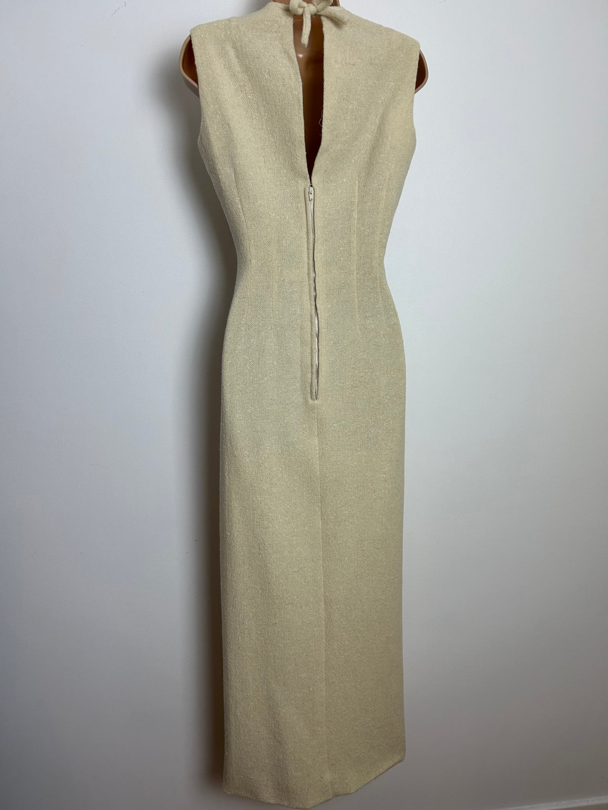 Vintage 1960s Size 8 Cream Wool Sleeveless Column Style Split Front Maxi Dress
