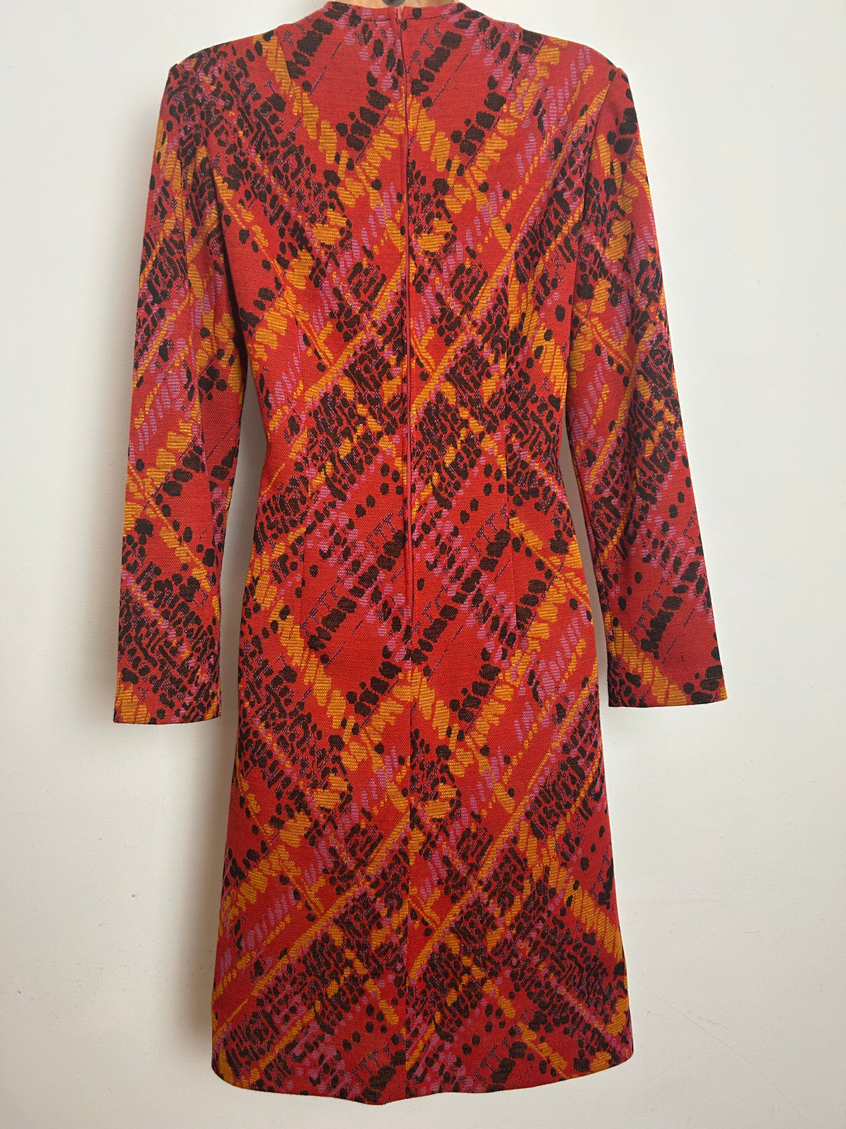 Vintage 1960s Size 10 Dark Orangey Red & Black Abstract Print Long Sleeve Mod Shift Dress