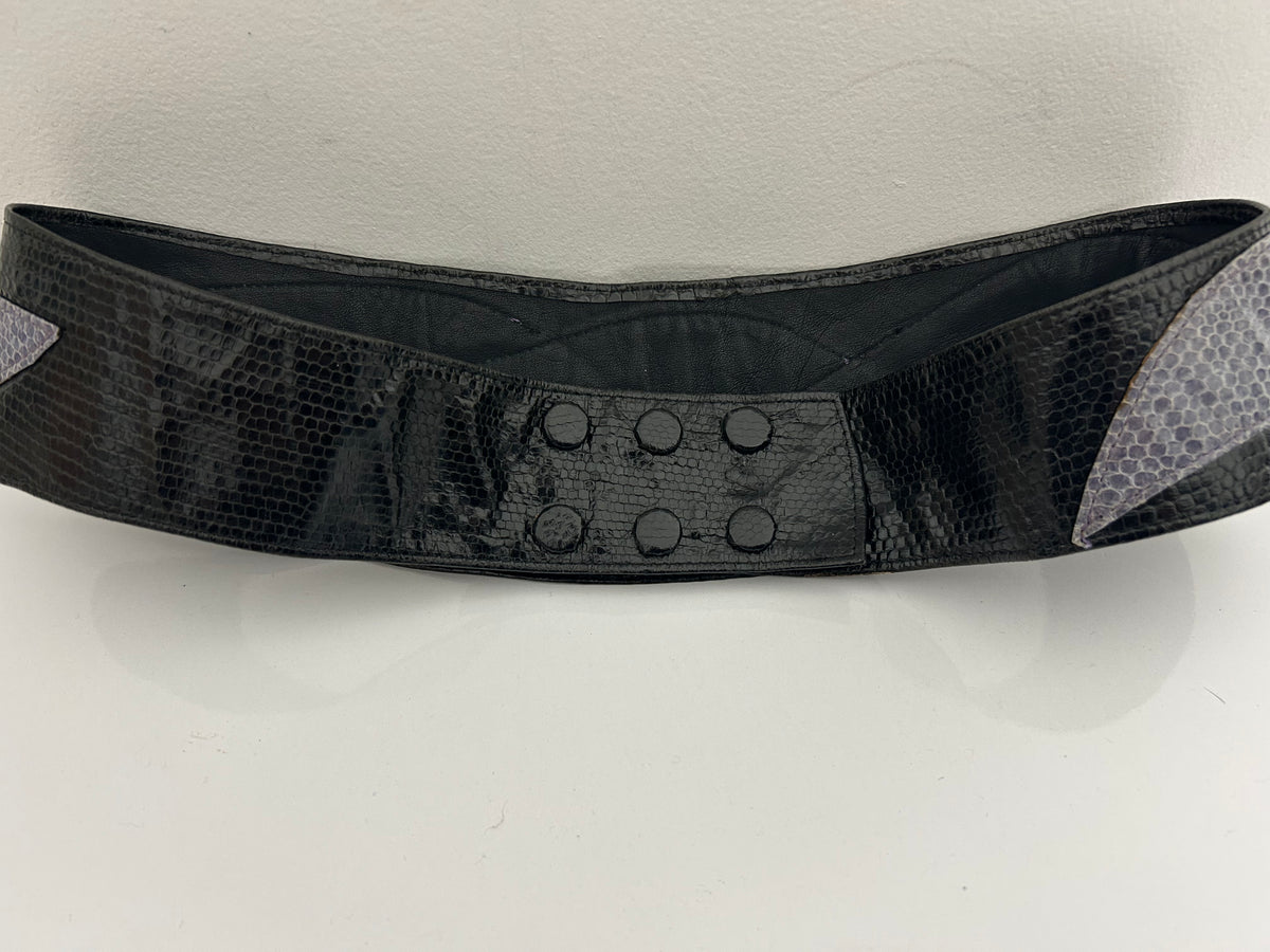 Vintage 1980s Black & Grey Mock Reptile Skin New Romantic Style Leather Wide Cinch Belt 28" Waist