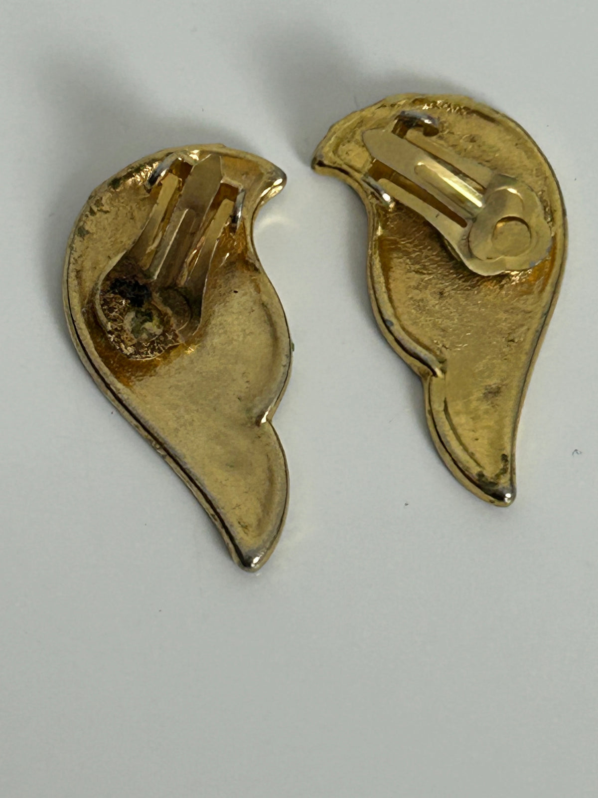 Vintage 1980s Large Green & Gold Tone Enamel Leaf Clip On Earrings