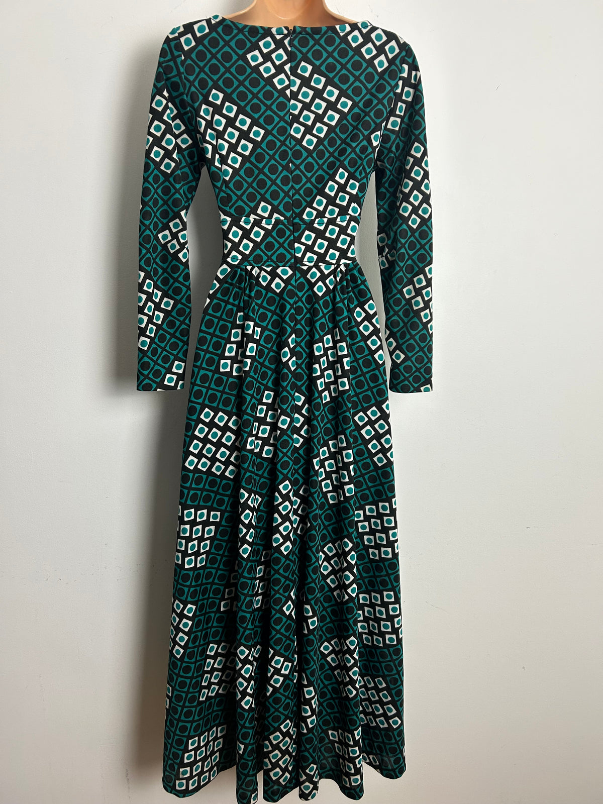 Vintage 1970s LEROSE Size 8 Black Teal & White Diamond & Spot Print Long Sleeve Maxi Dress
