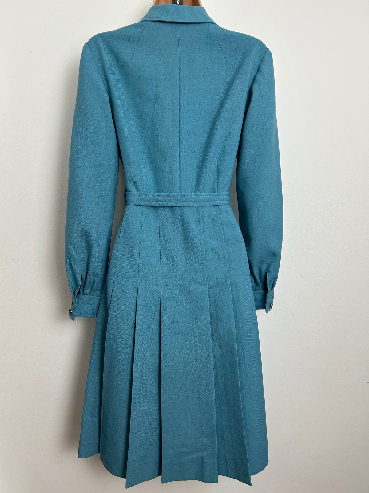 Vintage 1970s Size 8 Dusky Turquoise Wool Blend Dagger Collar Belted Pleated Mod Day Dress