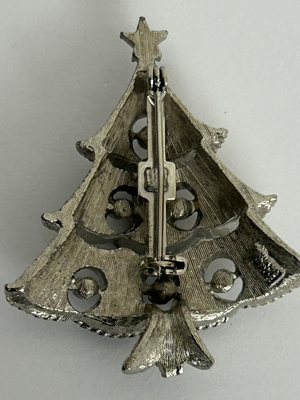 Vintage Cute Brushed Silver Diamante Set Christmas Tree Pin Brooch