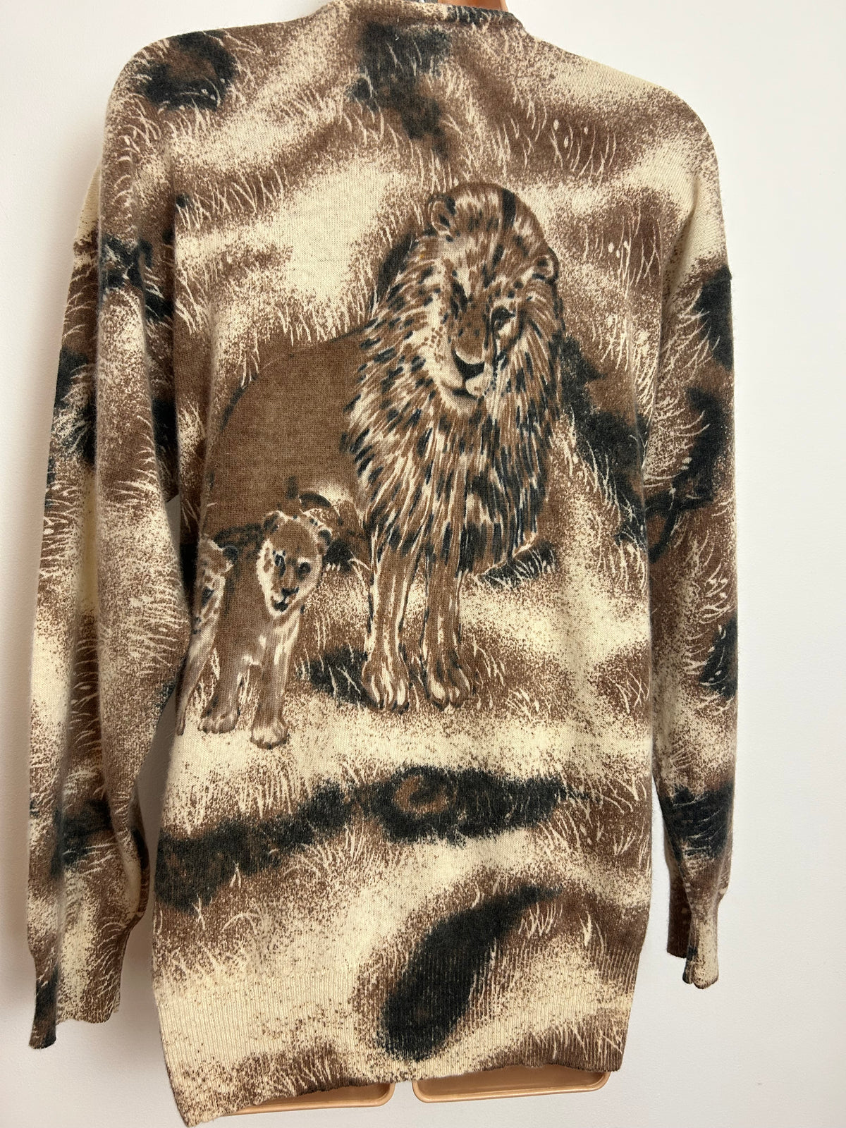 Vintage 1990s LA MONTE Italian Size M Brown Bead Applique Lion & Lion Cubs Lambswool Mix Jumper