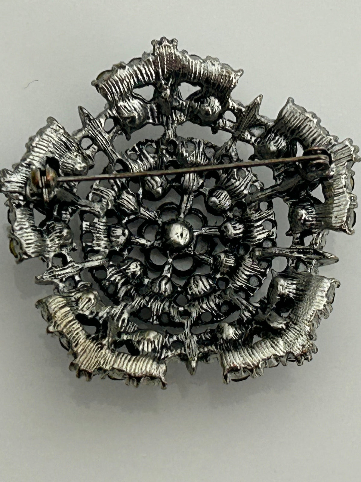 Vintage 1970s Silver Tone & Black Stone Set Brooch