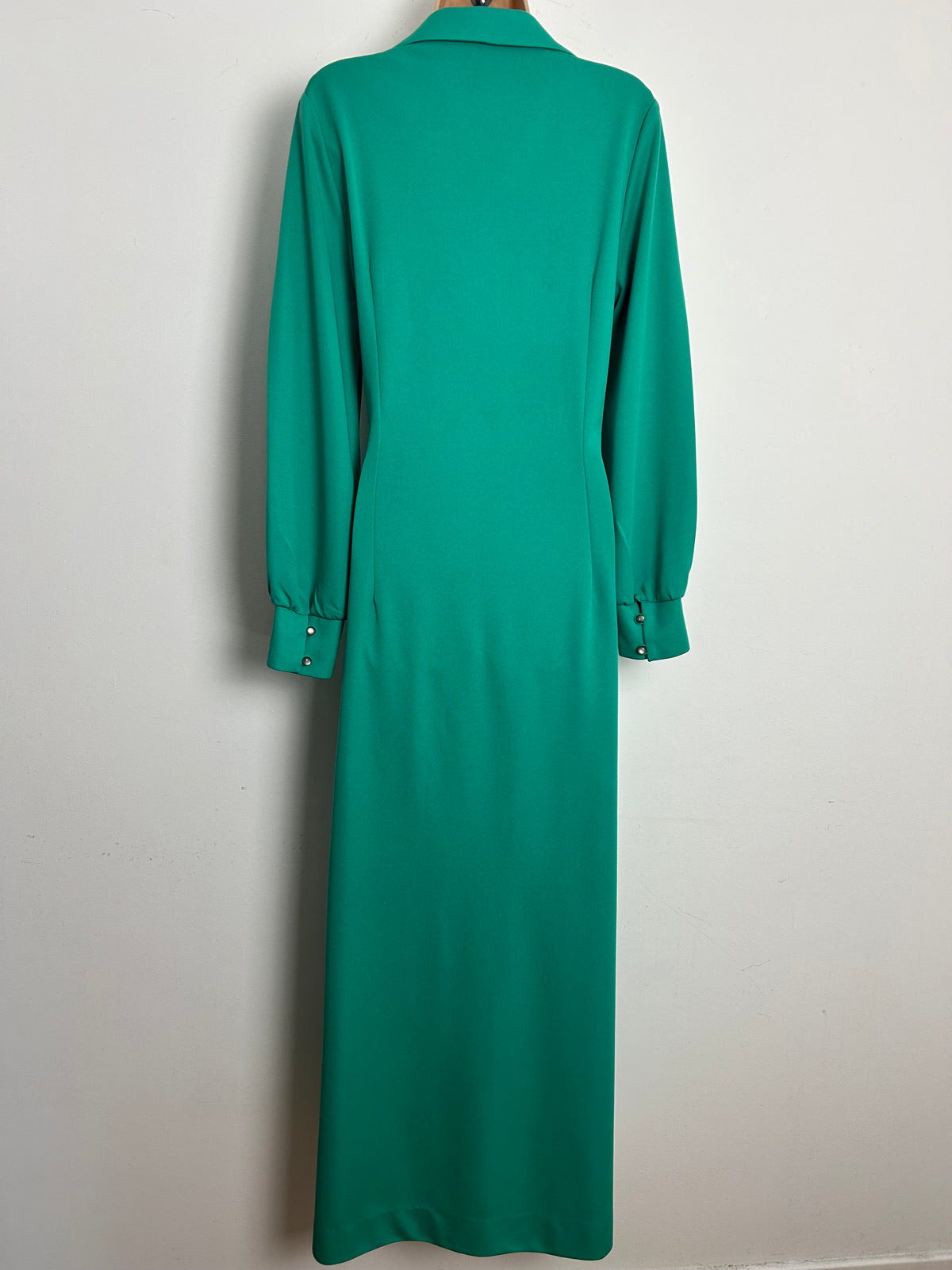 Vintage 1970s LEROSE Size 14-16 Green Pintuck Pleating Detail Long Sleeve Maxi Dress