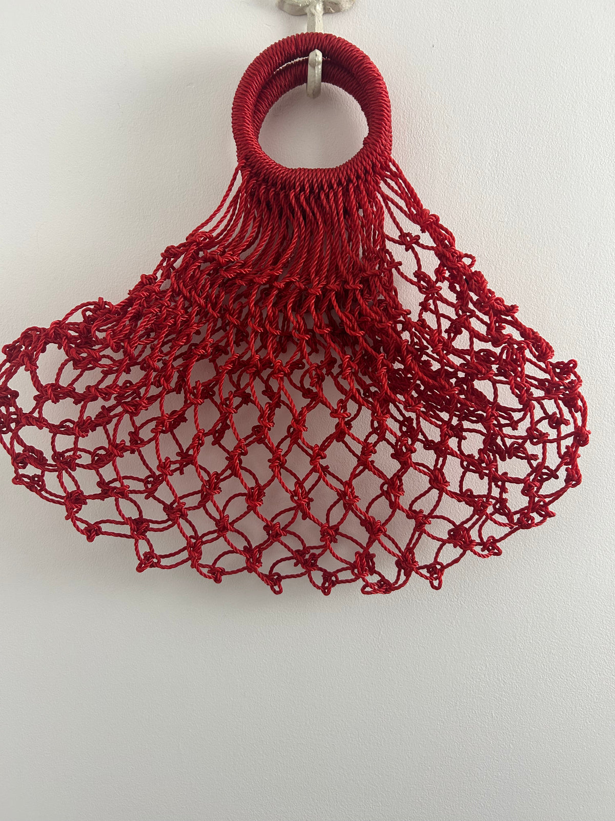 Vintage 1960s Red Macrame Knotted Style "Fish Net" Plastic Handled Shopping Bag