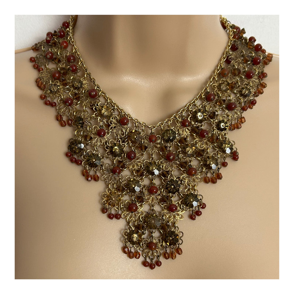 Vintage Jewellery & Accessories