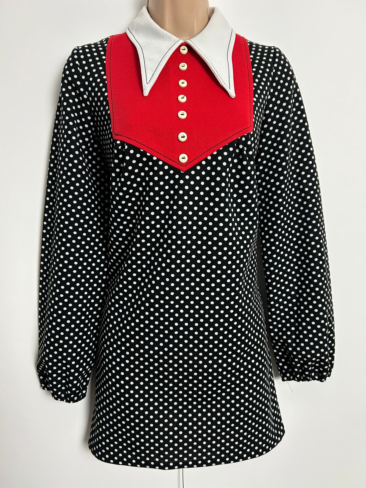 Vintage 1960s UK Size 8 Black & White Polka Dot Print Dagger Collar Long Sleeve Mini Mod Shift Dress