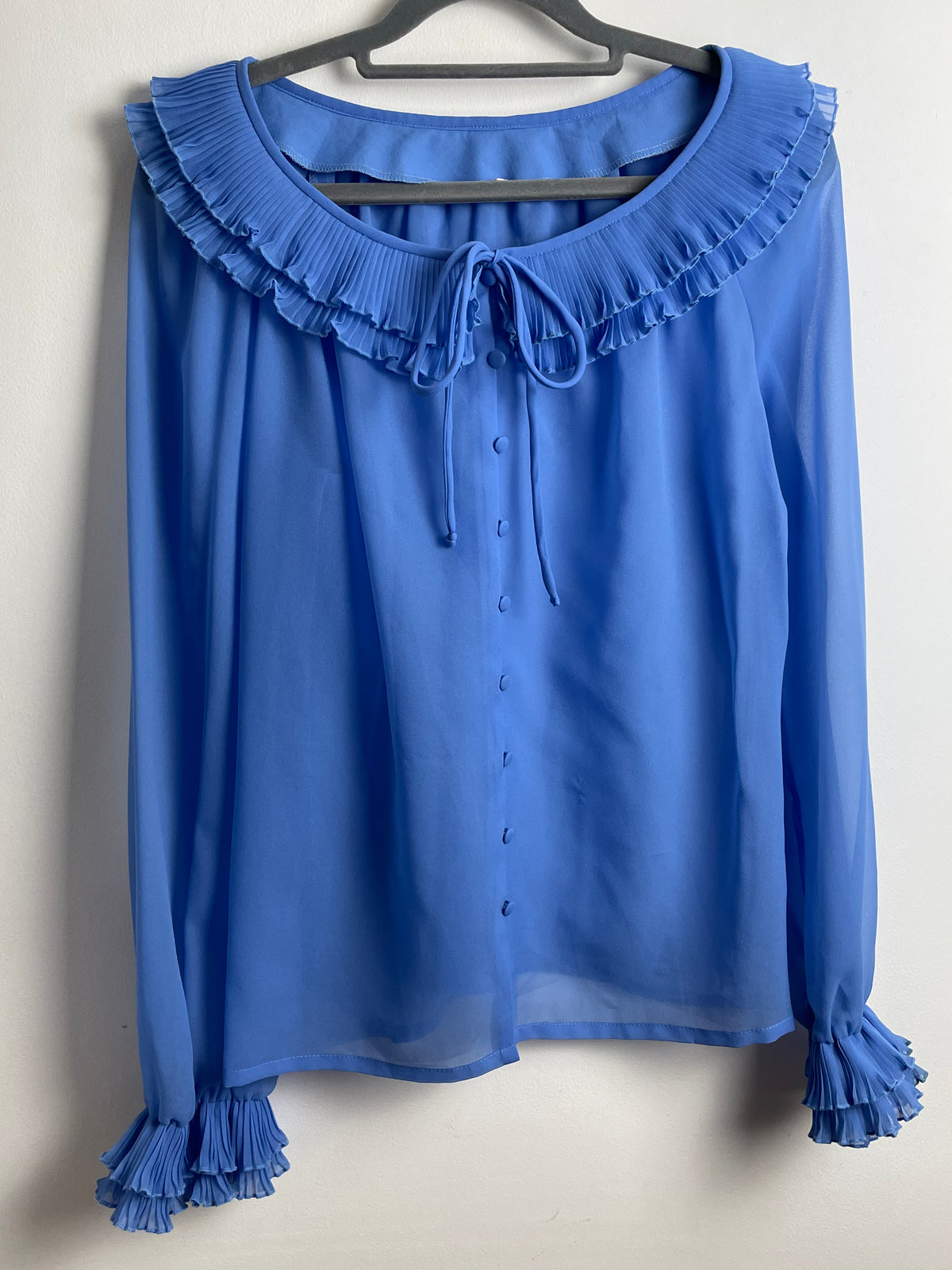 Vintage 1970s UK Size 12 Blue Pleated Ruffle Trim Tie Neck Chiffon Long Sleeve Pleated Cuff Blouse