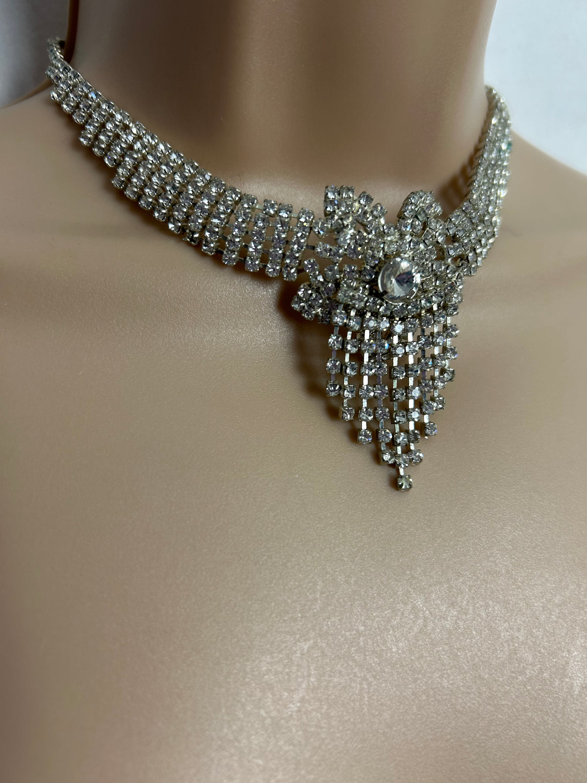 Vintage Diamante Paste Bow Detail Silvertone Choker Necklace