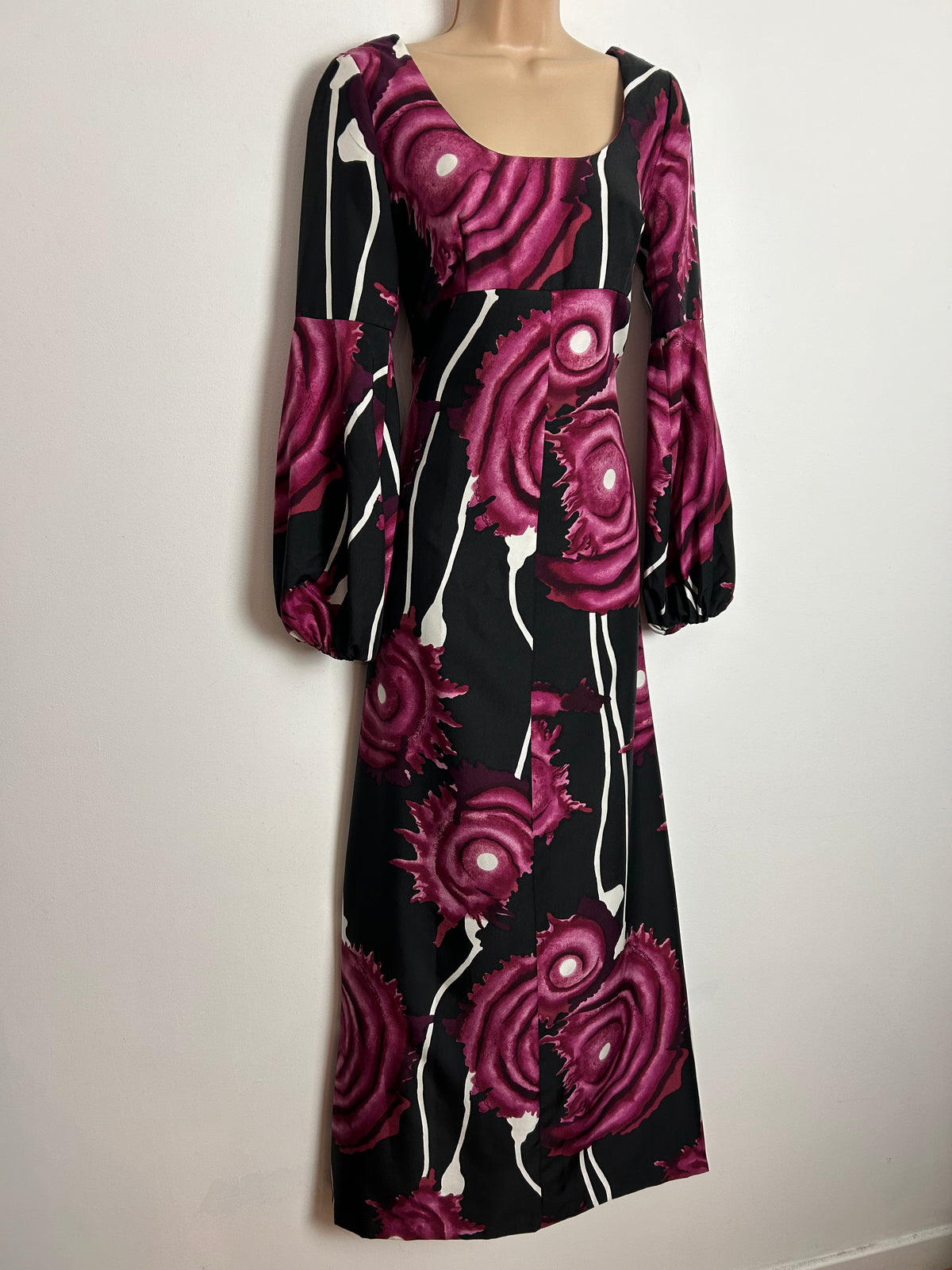 Vintage 1970s Size 8 Black Plum & Dark Pink  Abstract Print Long Sleeve Maxi Dress