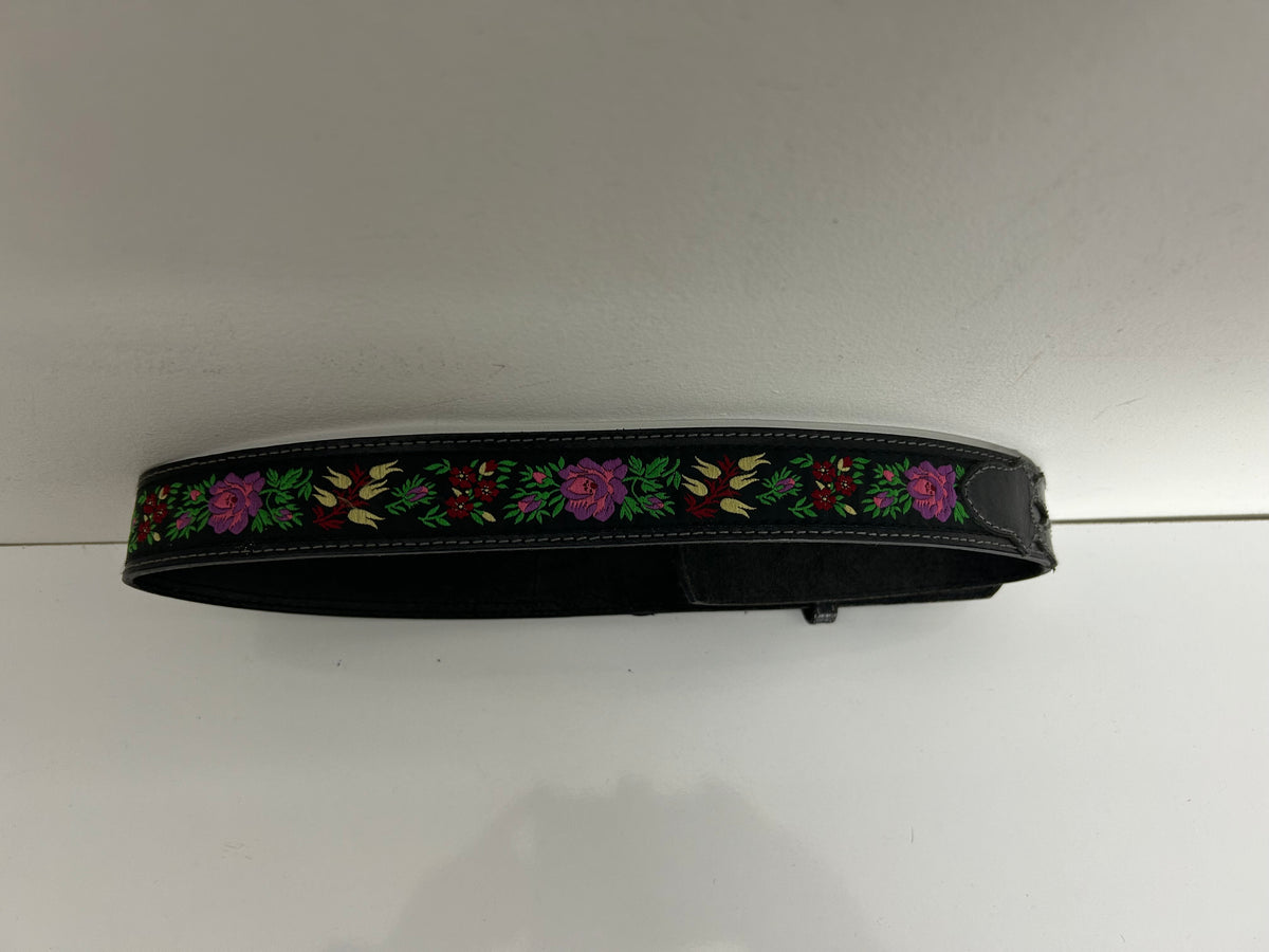 Vintage 1980s Black Leather & Floral Embroidered Detail Western Style Belt