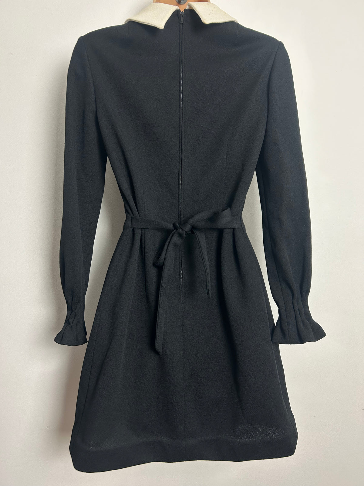 Vintage 1960s PEGGY LANE Size 6 Black Beagle Collar Pintuck Pleated Tie Back Mini Mod Dress