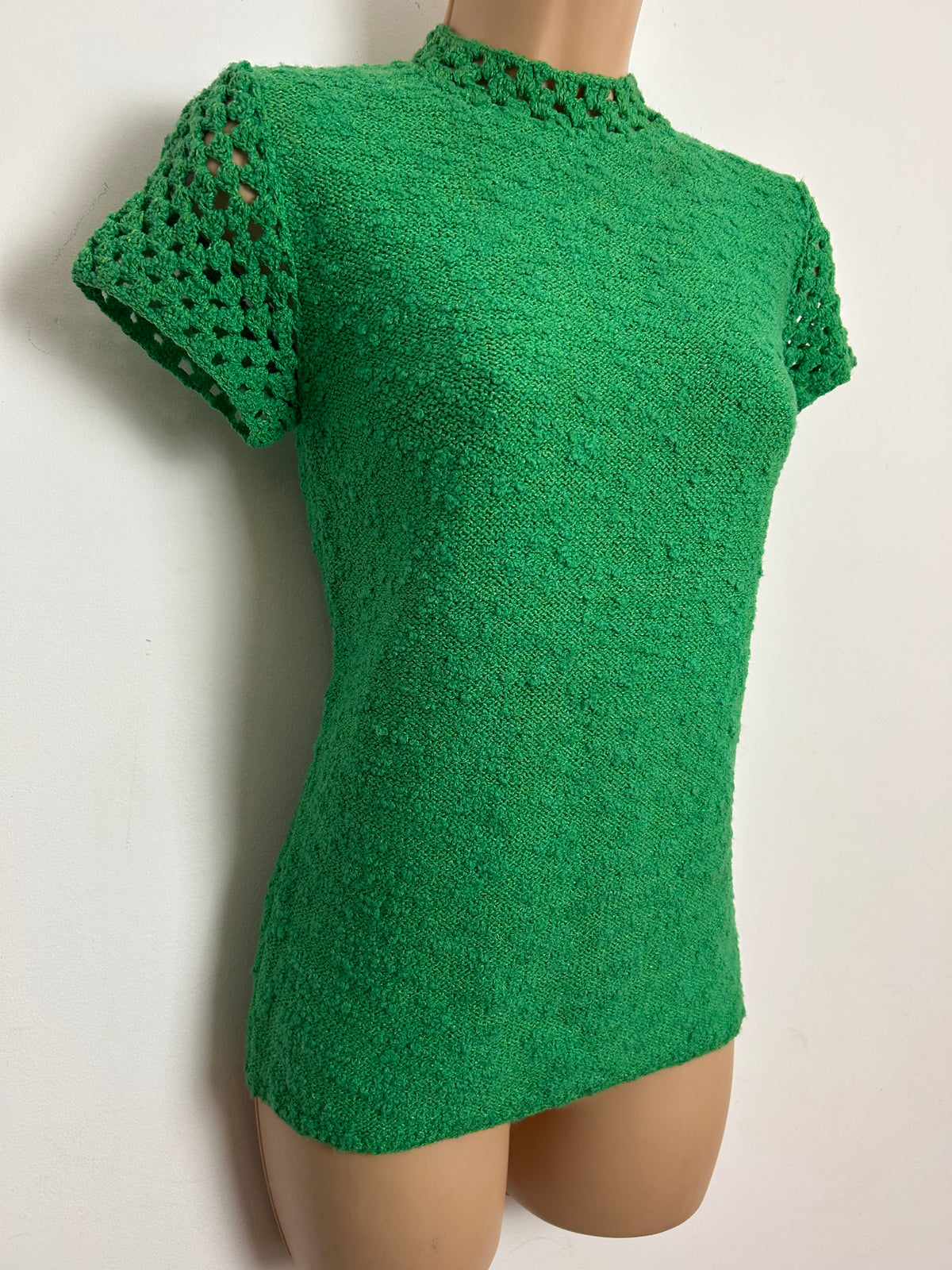 Vintage 1960s ST JOHN KNITS BY MARIE GREY Size 8 Green Short Sleeve Spring Jumper